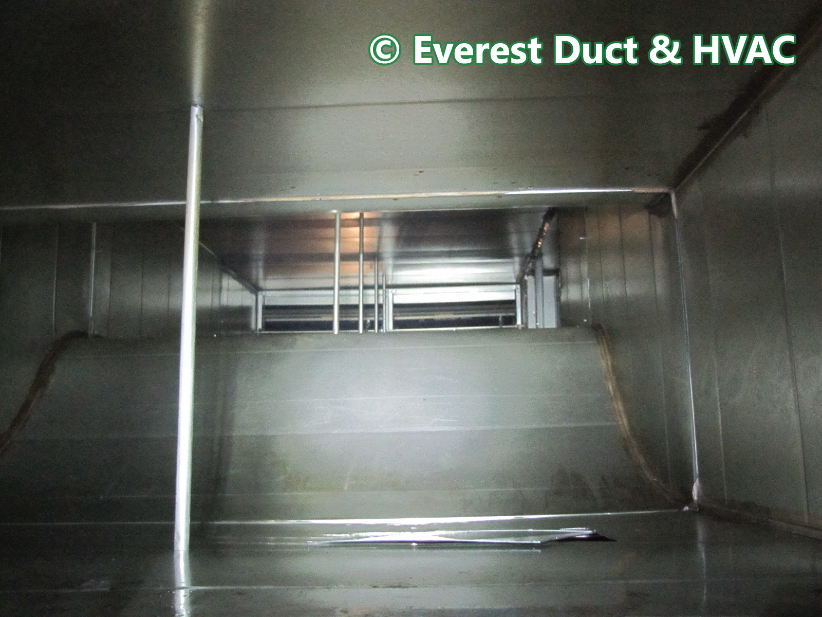 Completely Clean Commercial Ducts